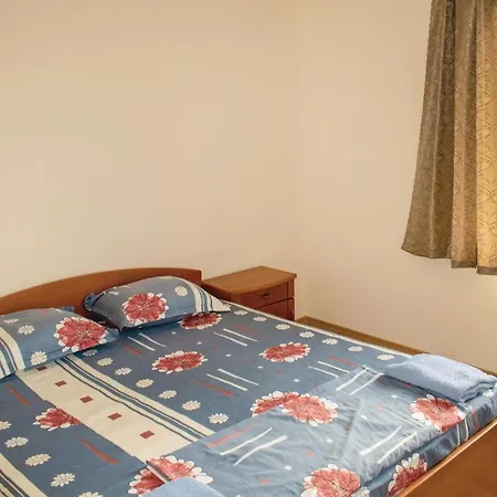 Two-bedroom Holiday In Bania * Banya (Burgas)