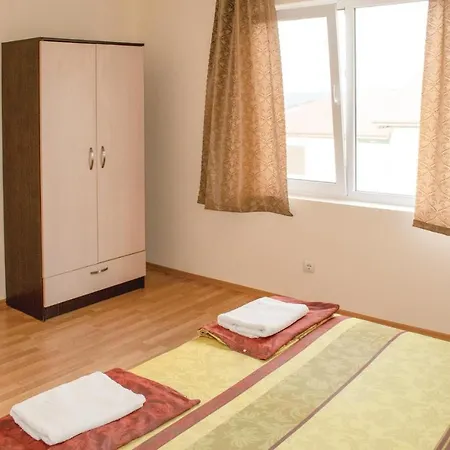 Two-bedroom Holiday In Bania Holiday home *